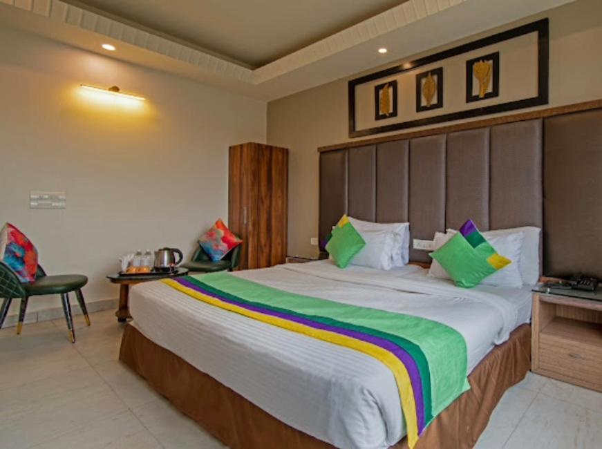 Hotel Imperial Park Sector 45 Gurgaon Exterior photo