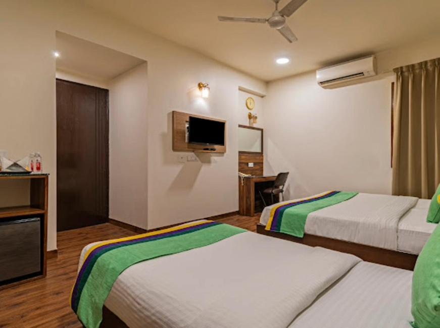 Hotel Imperial Park Sector 45 Gurgaon Exterior photo