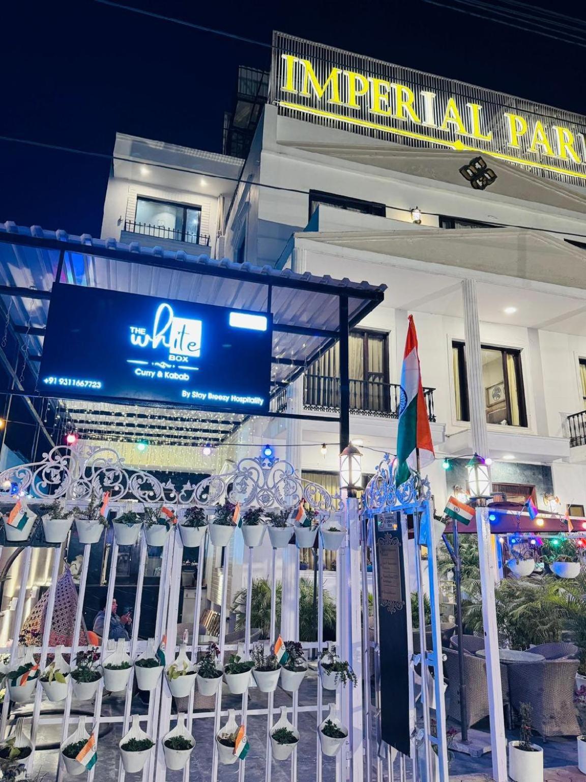 Hotel Imperial Park Sector 45 Gurgaon Exterior photo